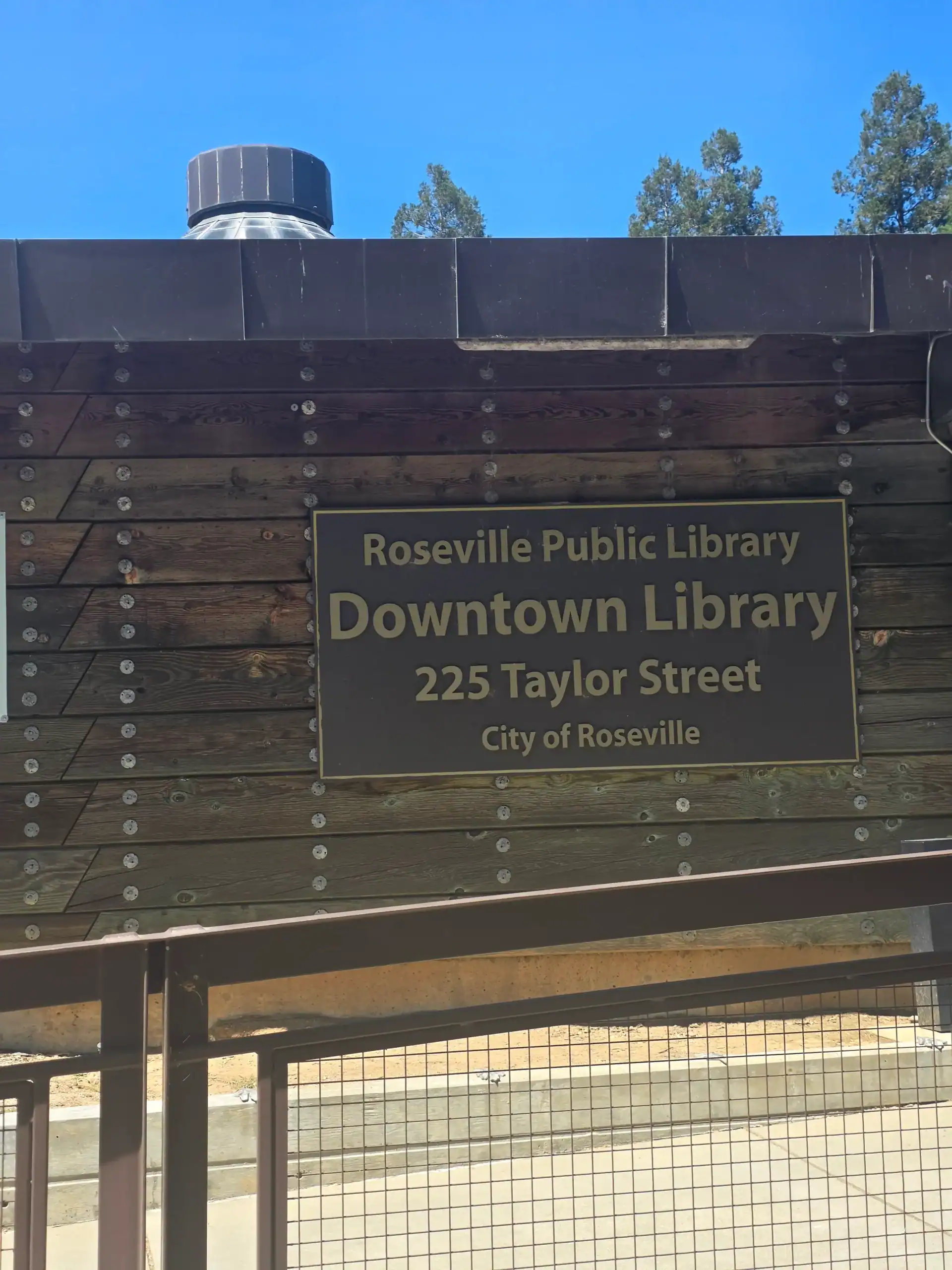 Roseville Public Library on Taylor St in Downtown Roseville - Portrait Roseville Public Library on Taylor St in Downtown Roseville